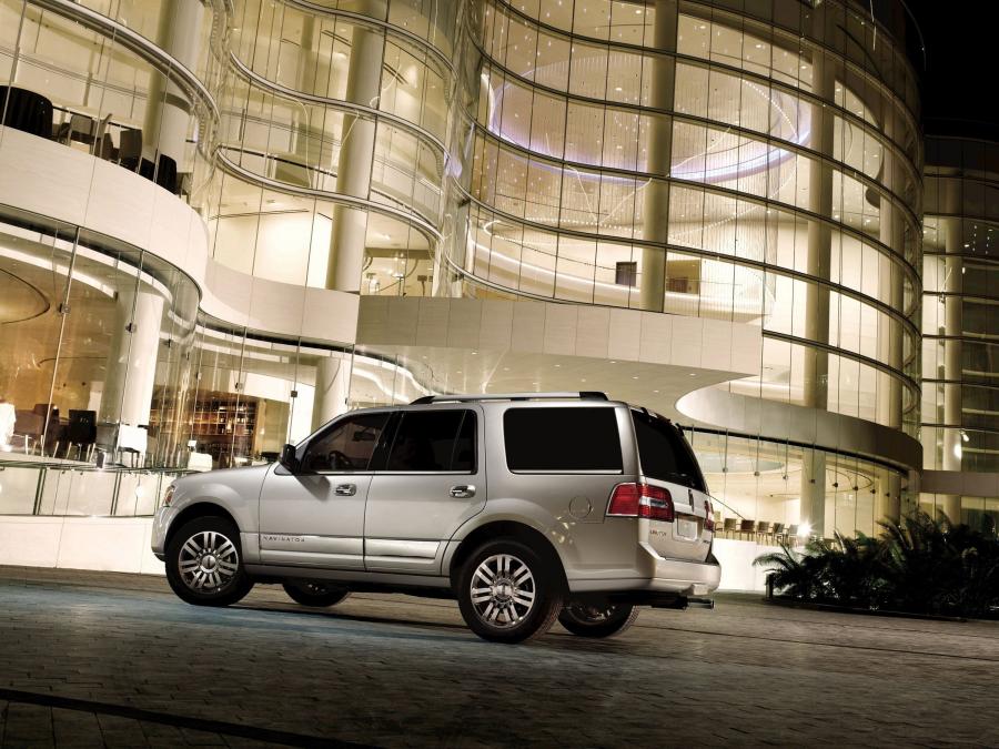  Lincoln Navigator 2006 года  (фото 43 из 82)